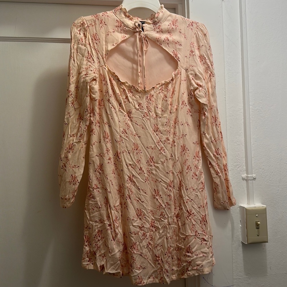 Dress - Picture 7 of 8